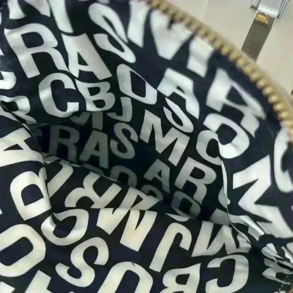 Marc by Marc Jacob’s medium size tan/beige crossbody - Picture 7 of 11